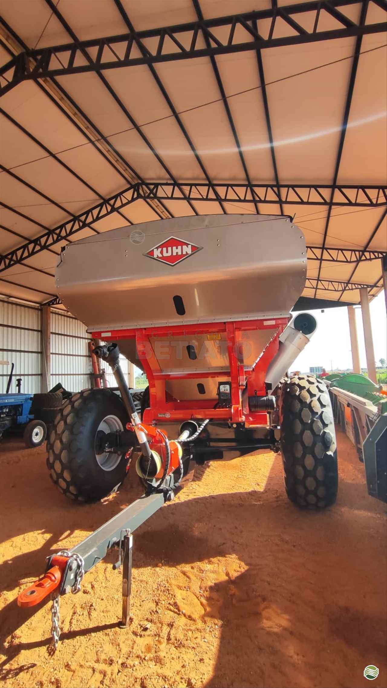 IMPLEMENTOS AGRICOLAS CARRETA BAZUKA GRANELEIRA 26000 Agrícola Betiato CAMPO VERDE MATO GROSSO MT